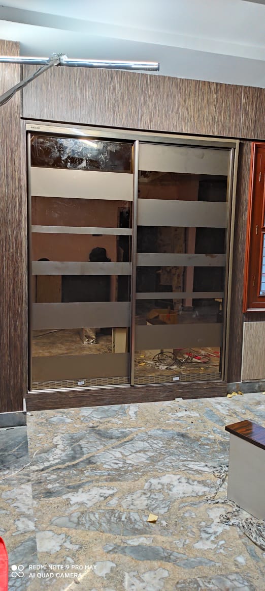 lacquer-glass-wardrobe-dealers-manufacturers-in-gurgaon-gurugram-india-top-dealers-manufacturers-in-gurgaon